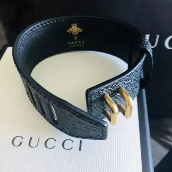 Gucci lock watch 100% authentic - Picture 4 of 8